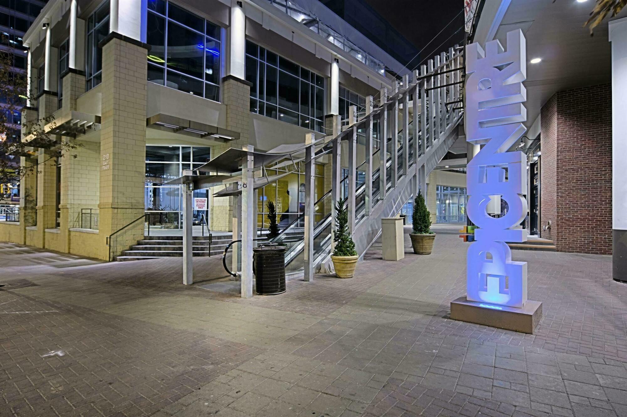 Aloft Charlotte City Center Exterior photo